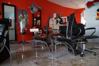 Stuttgart -Muehlhausen :Aufraeumarbeiten nach schweren Unwetter der vergangen Nacht 